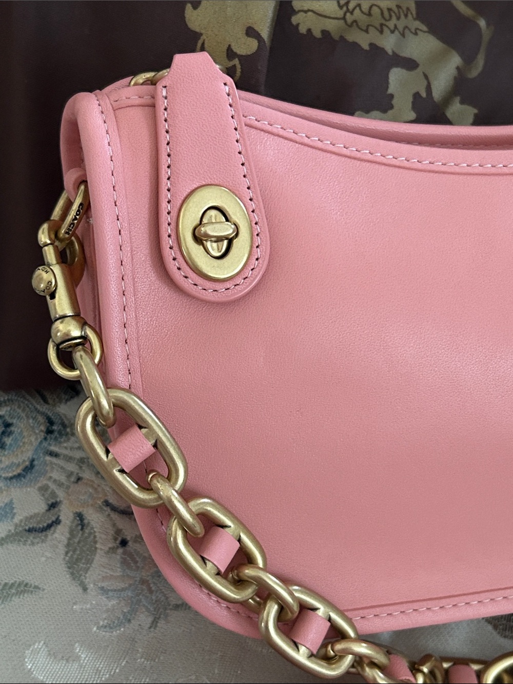 Coach Swinger Bag! Pink Leather Crossbody Bag with Brass & Leather Chain - Picture 4 of 11